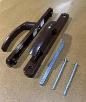 26.85.8017 Пара ручек на длинной планке межосевое 85 мм. RAL8017 Коричневый